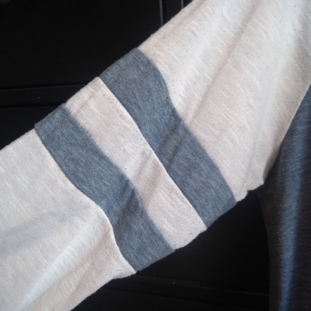 Long sleeve tee - Picture 2 of 3